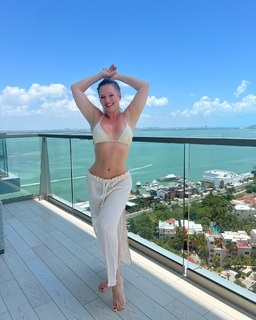 Joice Hasselmann feet photo 10