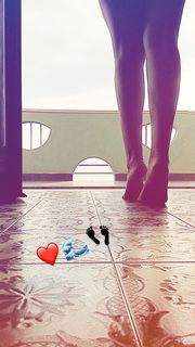 Jolanda V. De Rienzo feet photo 4