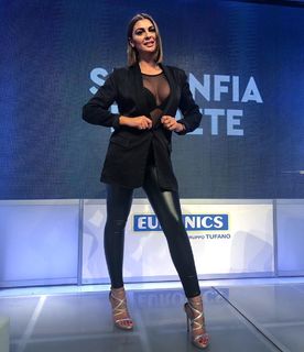 Jolanda V. De Rienzo feet photo 3