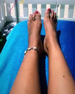 Jolanda V. De Rienzo feet photo 6