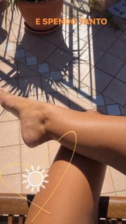 Jolanda V. De Rienzo feet photo 15