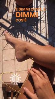 Jolanda V. De Rienzo feet photo 14