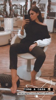 Jolanda V. De Rienzo feet photo 4