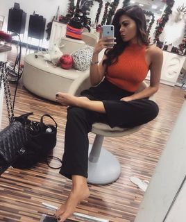 Jolanda V. De Rienzo feet photo 1