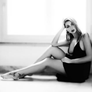 Jolanda V. De Rienzo feet photo 7