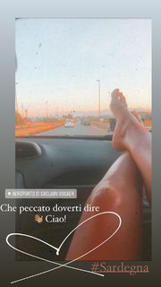 Jolanda V. De Rienzo feet photo 4