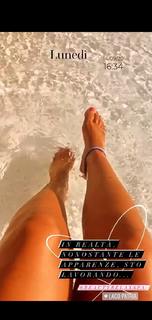 Jolanda V. De Rienzo feet photo 14