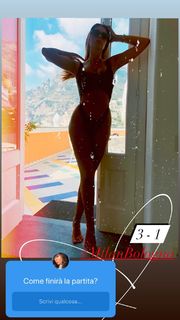 Jolanda V. De Rienzo feet photo 9