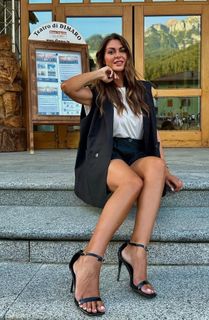 Jolanda V. De Rienzo feet photo 16