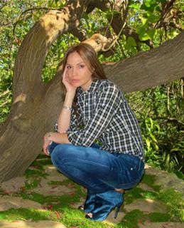 Jolene Blalock feet photo thumbnail