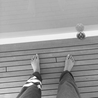 Jolene Blalock feet photo thumbnail