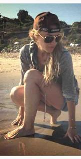 Jolene Blalock feet photo thumbnail