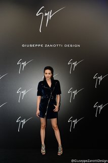 Jolin Tsai feet photo 3