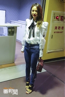 Jolin Tsai feet photo 11