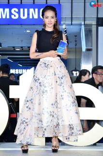 Jolin Tsai feet photo 2