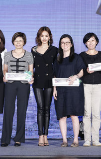 Jolin Tsai feet photo 11