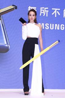 Jolin Tsai feet photo 5