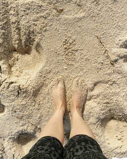 Jonita Gandhi feet photo 1