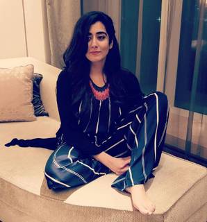 Jonita Gandhi feet photo 3