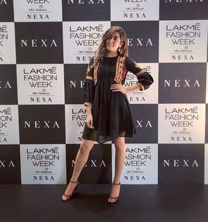 Jonita Gandhi feet photo 2