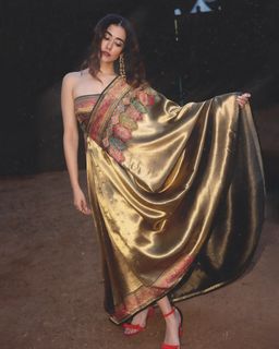 Jonita Gandhi feet photo 2