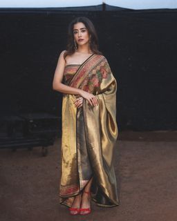 Jonita Gandhi feet photo 1