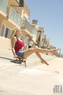 Jordan Carver feet photo thumbnail