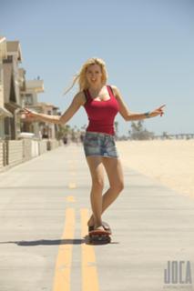 Jordan Carver feet photo thumbnail