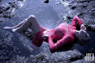 Jordan Carver feet photo thumbnail