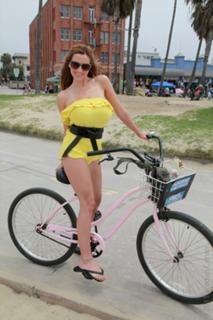 Jordan Carver feet photo thumbnail