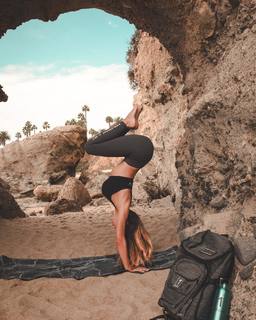 Jordan Carver feet photo thumbnail