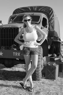 Jordan Carver feet photo thumbnail