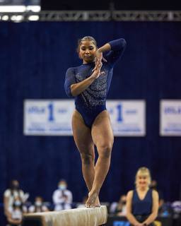 Jordan Chiles feet photo thumbnail