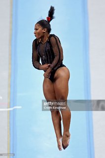 Jordan Chiles feet photo thumbnail