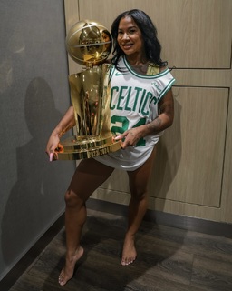 Jordan Chiles feet photo thumbnail