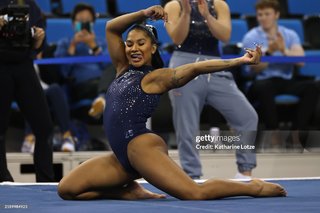 Jordan Chiles feet photo thumbnail