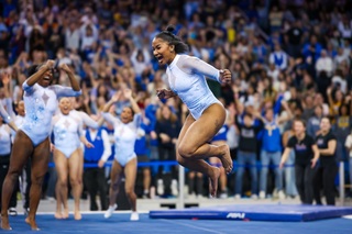 Jordan Chiles feet photo thumbnail