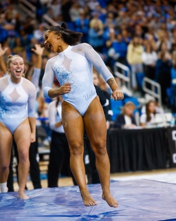 Jordan Chiles feet photo thumbnail