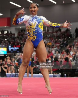 Jordan Chiles feet photo thumbnail