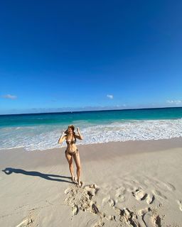 Jordan Claire Robbins feet photo 14