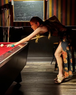 Jordan Claire Robbins feet photo 3