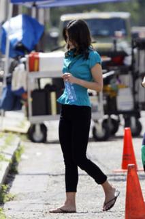 Jordana Brewster feet photo thumbnail