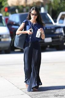 Jordana Brewster feet photo thumbnail