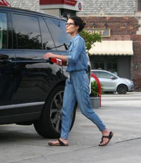 Jordana Brewster feet photo thumbnail