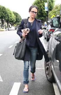 Jordana Brewster feet photo thumbnail