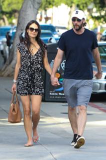 Jordana Brewster feet photo thumbnail