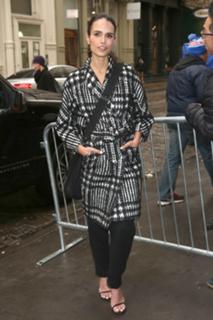 Jordana Brewster feet photo thumbnail