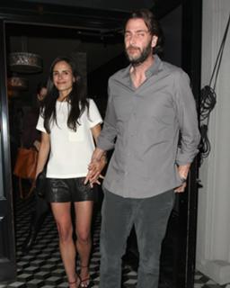 Jordana Brewster feet photo thumbnail