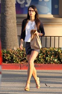 Jordana Brewster feet photo thumbnail