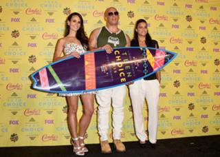 Jordana Brewster feet photo thumbnail